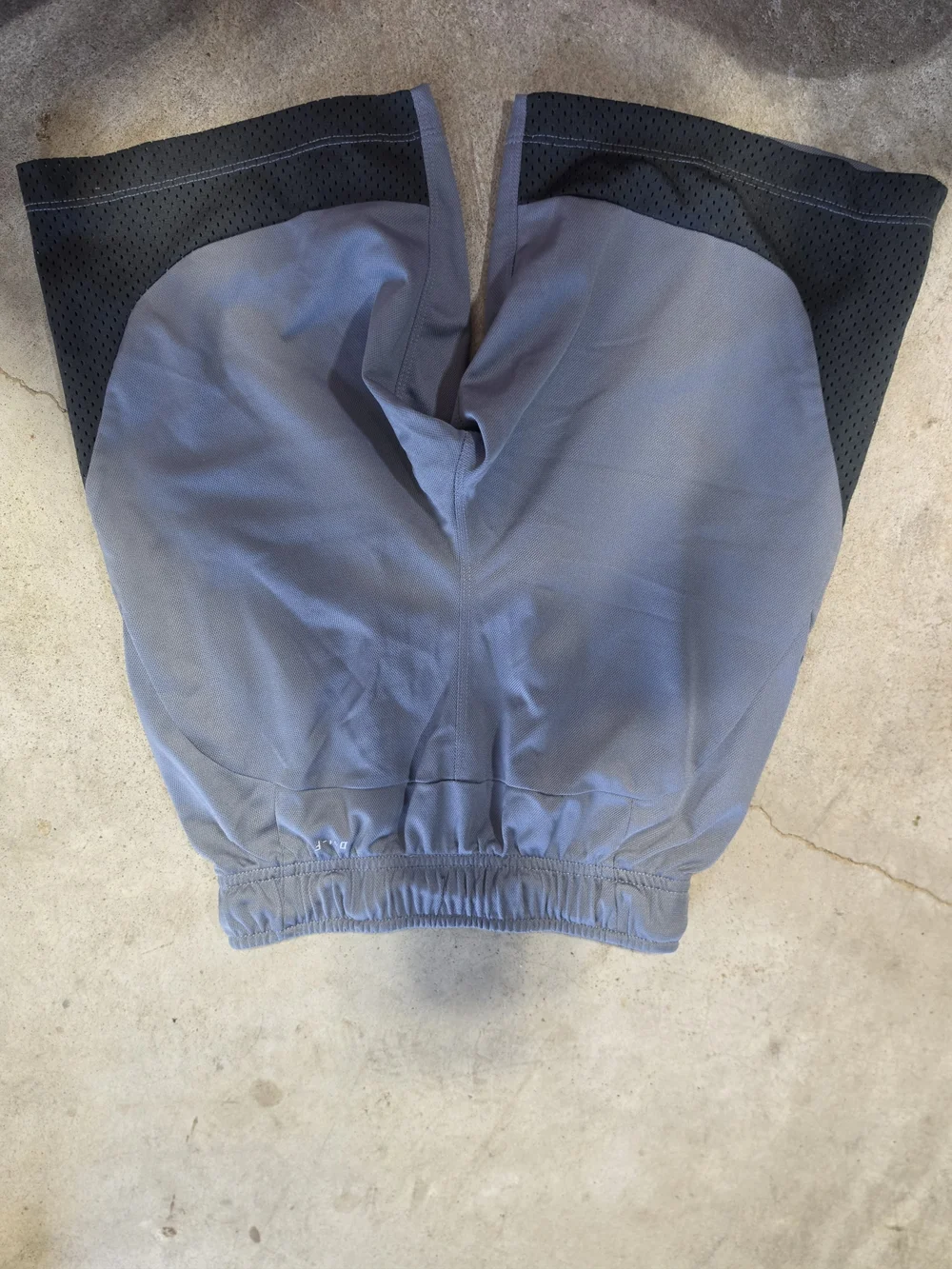 Nike Boys Gray Black Dri-FIT Basketball Athletic Shorts Size Small